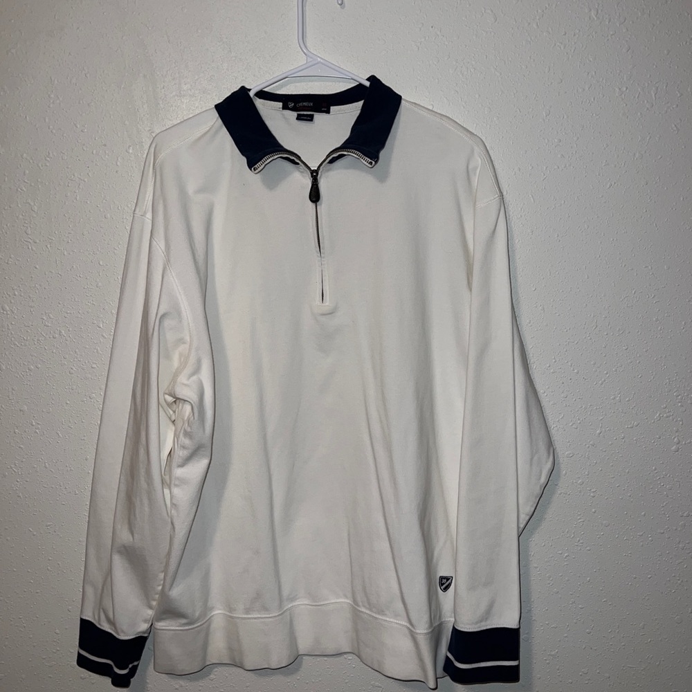 White Cremieux quarter zip, perfect year around
